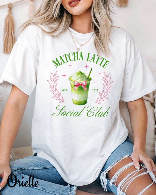 Laza szabású Matcha Club póló